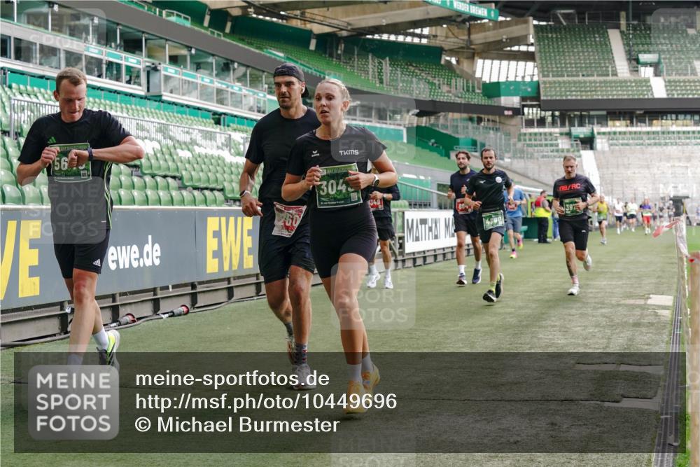 13.09.2026 - 21. swb-Marathon Bremen Michael Burmester http://msf.ph/oto/10449696 13.09.2026 12:48:35 Laufen im Stadion 382, 384, 524, 572, 621, 826, 889, 899, 1349, 1723, 1748, 1872, 1925, 2266, 2287, 2605, 2646, 2844, 2956, 3043, 3110, 3118, 3127, 3197, 3242, 3276, 3284, 3297, 3330, 3466, 3794, 3910, 3973, 4025, 4082, 4239, 4247, 4614, 4712, 4729, 4732, 4852, 4898, 4990, 4992, 5424, 5517, 5570, 5648, 5803, 5976, 6025, 6058, 6692, 6708, 6784, 6951, 7064, 7399, 7538, 7636, 7803, 7876, 8060, 8611, 8621, 8706, 8877, 8973, 8980, 8981, 9010, 9035, 9061, 9429, 9689, 9918 meine-sportfotos.de