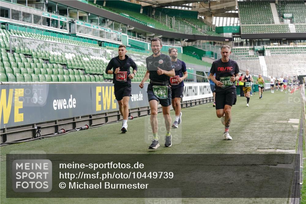13.09.2026 - 21. swb-Marathon Bremen Michael Burmester http://msf.ph/oto/10449739 13.09.2026 12:48:37 Laufen im Stadion 382, 384, 524, 572, 621, 826, 889, 899, 1349, 1723, 1748, 1872, 1925, 2266, 2287, 2605, 2646, 2844, 2956, 3043, 3110, 3118, 3127, 3197, 3242, 3276, 3284, 3297, 3330, 3466, 3794, 3910, 3973, 4025, 4082, 4239, 4247, 4614, 4712, 4729, 4732, 4852, 4898, 4990, 4992, 5424, 5517, 5570, 5594, 5648, 5803, 5976, 6025, 6058, 6692, 6708, 6784, 6842, 6951, 7064, 7399, 7538, 7636, 7803, 7876, 8060, 8611, 8621, 8706, 8877, 8973, 8980, 8981, 9010, 9035, 9061, 9429, 9689, 9918 meine-sportfotos.de