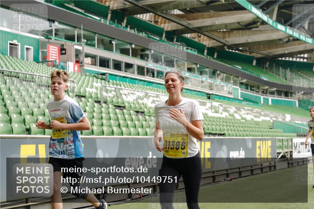 13.09.2026 - 21. swb-Marathon Bremen Michael Burmester http://msf.ph/oto/10449751 13.09.2026 10:30:47 Laufen im Stadion 10141, 10146, 10162, 10174, 10193, 10218, 10222, 10227, 10233, 10253, 10281, 10284, 10304, 10334, 10339, 10359, 10392, 10448, 10452, 10467, 10471, 10478, 10479, 10515, 10555, 10577, 10579, 10585, 10588, 10589, 10610, 10626, 10641, 10652, 10684, 10685, 10708, 10714, 10734, 10757, 10761, 10764, 10765, 10780, 10808, 10821, 10822, 10825, 10827, 10837, 10838, 10862, 10863, 10884, 10886, 10887, 10906, 10984, 11002, 11038, 11109, 11350, 11379 meine-sportfotos.de