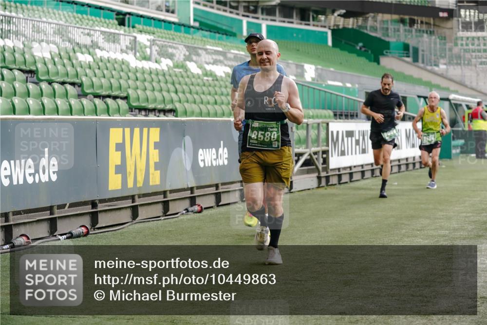 13.09.2026 - 21. swb-Marathon Bremen Michael Burmester http://msf.ph/oto/10449863 13.09.2026 12:48:42 Laufen im Stadion 382, 384, 524, 572, 621, 826, 889, 899, 1349, 1723, 1748, 1872, 1925, 2266, 2287, 2605, 2844, 2956, 3043, 3110, 3127, 3197, 3242, 3276, 3284, 3297, 3330, 3466, 3794, 3910, 3973, 4025, 4033, 4082, 4247, 4614, 4712, 4732, 4852, 4898, 4990, 4992, 5424, 5517, 5570, 5594, 5648, 5803, 5976, 6025, 6058, 6692, 6708, 6784, 6842, 6951, 7064, 7399, 7538, 7636, 7803, 7876, 8060, 8611, 8621, 8706, 8877, 8973, 8980, 8981, 9010, 9035, 9429, 9689, 9918 meine-sportfotos.de