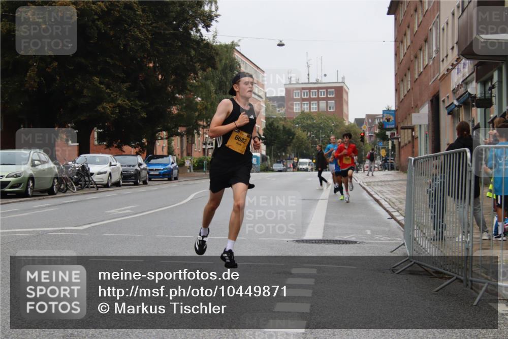 13.09.2026 - Kiel Lauf Markus Tischler http://msf.ph/oto/10449871 13.09.2026 09:33:51 Fleethörn 1, 39, 6682 meine-sportfotos.de