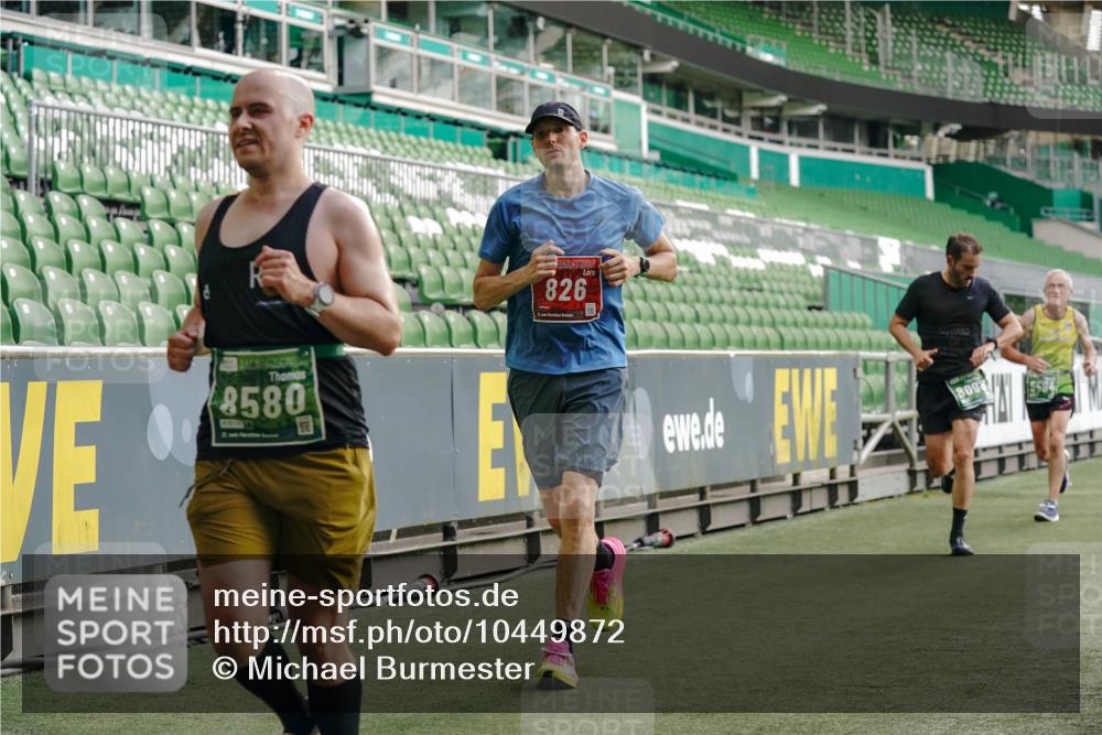 13.09.2026 - 21. swb-Marathon Bremen Michael Burmester http://msf.ph/oto/10449872 13.09.2026 12:48:43 Laufen im Stadion 382, 384, 524, 572, 621, 826, 889, 899, 1349, 1723, 1748, 1872, 1925, 2266, 2287, 2605, 2844, 2956, 3043, 3110, 3127, 3197, 3242, 3276, 3297, 3330, 3466, 3794, 3910, 3973, 4033, 4082, 4247, 4614, 4712, 4732, 4852, 4898, 4990, 4992, 5424, 5517, 5570, 5594, 5648, 5803, 5976, 6025, 6058, 6692, 6708, 6784, 6842, 6951, 7064, 7399, 7538, 7636, 7803, 7876, 8060, 8611, 8621, 8706, 8877, 8973, 8980, 8981, 9010, 9035, 9429, 9689, 9918 meine-sportfotos.de