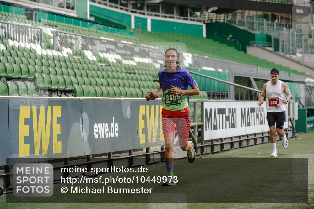 13.09.2026 - 21. swb-Marathon Bremen Michael Burmester http://msf.ph/oto/10449973 13.09.2026 12:48:51 Laufen im Stadion 382, 384, 524, 572, 779, 826, 889, 899, 1349, 1723, 1748, 1872, 1925, 2266, 2287, 2605, 2750, 2844, 2909, 2956, 3043, 3110, 3127, 3197, 3242, 3276, 3330, 3466, 3794, 3910, 3973, 4033, 4082, 4247, 4614, 4712, 4732, 4743, 4852, 4898, 4990, 4992, 5424, 5517, 5570, 5594, 5648, 5803, 6025, 6058, 6692, 6708, 6784, 6842, 6951, 7064, 7399, 7538, 7636, 7803, 7876, 8611, 8621, 8706, 8877, 8973, 8980, 8981, 9010, 9035, 9429, 9689 meine-sportfotos.de