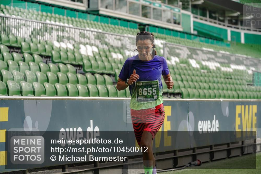 13.09.2026 - 21. swb-Marathon Bremen Michael Burmester http://msf.ph/oto/10450012 13.09.2026 12:48:52 Laufen im Stadion 382, 384, 524, 572, 779, 826, 889, 899, 1349, 1723, 1748, 1872, 1925, 2266, 2287, 2605, 2750, 2844, 2909, 2956, 3043, 3110, 3127, 3197, 3242, 3276, 3330, 3466, 3794, 3910, 3973, 4033, 4082, 4247, 4614, 4712, 4732, 4743, 4852, 4898, 4990, 4992, 5424, 5517, 5570, 5594, 5648, 5803, 6025, 6058, 6692, 6708, 6784, 6842, 6951, 7064, 7399, 7538, 7636, 7803, 7876, 8611, 8621, 8706, 8877, 8973, 8980, 8981, 9010, 9035, 9429 meine-sportfotos.de