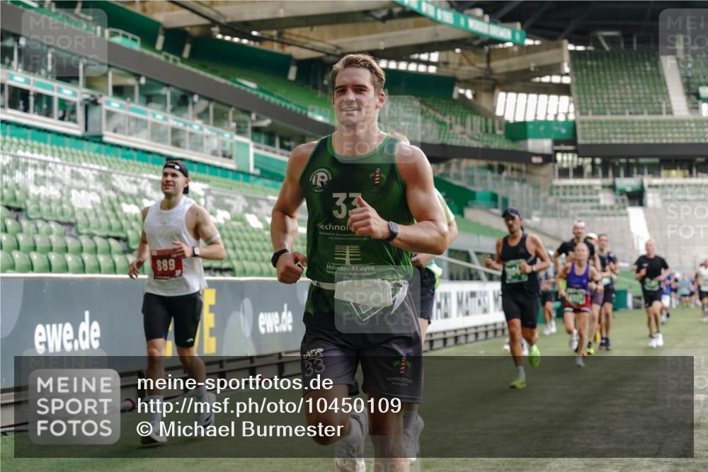 13.09.2026 - 21. swb-Marathon Bremen Michael Burmester http://msf.ph/oto/10450109 13.09.2026 12:48:56 Laufen im Stadion 382, 384, 524, 572, 779, 826, 889, 899, 1349, 1723, 1748, 1872, 1925, 2266, 2287, 2605, 2750, 2844, 2909, 2956, 3043, 3110, 3127, 3197, 3242, 3276, 3330, 3466, 3794, 3910, 3973, 4033, 4082, 4247, 4384, 4614, 4712, 4732, 4743, 4852, 4898, 4990, 5424, 5517, 5570, 5594, 5648, 5803, 6025, 6058, 6692, 6708, 6842, 6951, 7064, 7109, 7399, 7538, 7636, 7803, 7876, 8611, 8621, 8706, 8877, 8973, 8980, 8981, 9010, 9035, 9429 meine-sportfotos.de