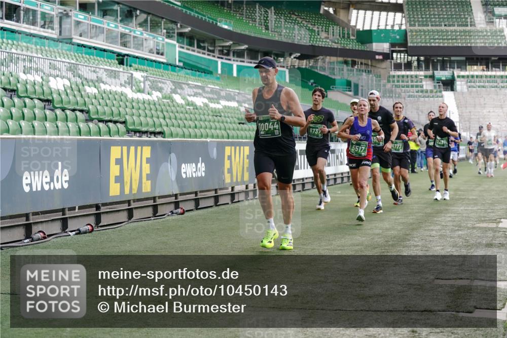 13.09.2026 - 21. swb-Marathon Bremen Michael Burmester http://msf.ph/oto/10450143 13.09.2026 12:48:58 Laufen im Stadion 382, 384, 524, 572, 779, 826, 889, 899, 1349, 1723, 1748, 1872, 1925, 2287, 2605, 2750, 2844, 2909, 2956, 3043, 3110, 3127, 3197, 3242, 3276, 3330, 3466, 3794, 3910, 3973, 4033, 4082, 4247, 4384, 4614, 4712, 4732, 4743, 4852, 4898, 4990, 5424, 5517, 5570, 5594, 5648, 5803, 6025, 6058, 6692, 6708, 6842, 6951, 7064, 7109, 7399, 7538, 7636, 7803, 7876, 8611, 8621, 8706, 8877, 8973, 8980, 8981, 9010, 9035, 9429 meine-sportfotos.de