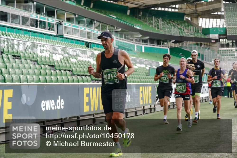 13.09.2026 - 21. swb-Marathon Bremen Michael Burmester http://msf.ph/oto/10450178 13.09.2026 12:48:59 Laufen im Stadion 382, 384, 524, 572, 779, 826, 889, 899, 1349, 1723, 1748, 1872, 1925, 2287, 2605, 2750, 2844, 2909, 2956, 3043, 3110, 3127, 3197, 3242, 3276, 3330, 3466, 3794, 3910, 3973, 4033, 4082, 4247, 4384, 4614, 4712, 4732, 4743, 4852, 4898, 4990, 5424, 5517, 5570, 5585, 5594, 5648, 5803, 6025, 6058, 6692, 6708, 6842, 6951, 7064, 7109, 7399, 7538, 7636, 7803, 7876, 8611, 8621, 8706, 8877, 8973, 8980, 8981, 9010, 9035, 9429 meine-sportfotos.de