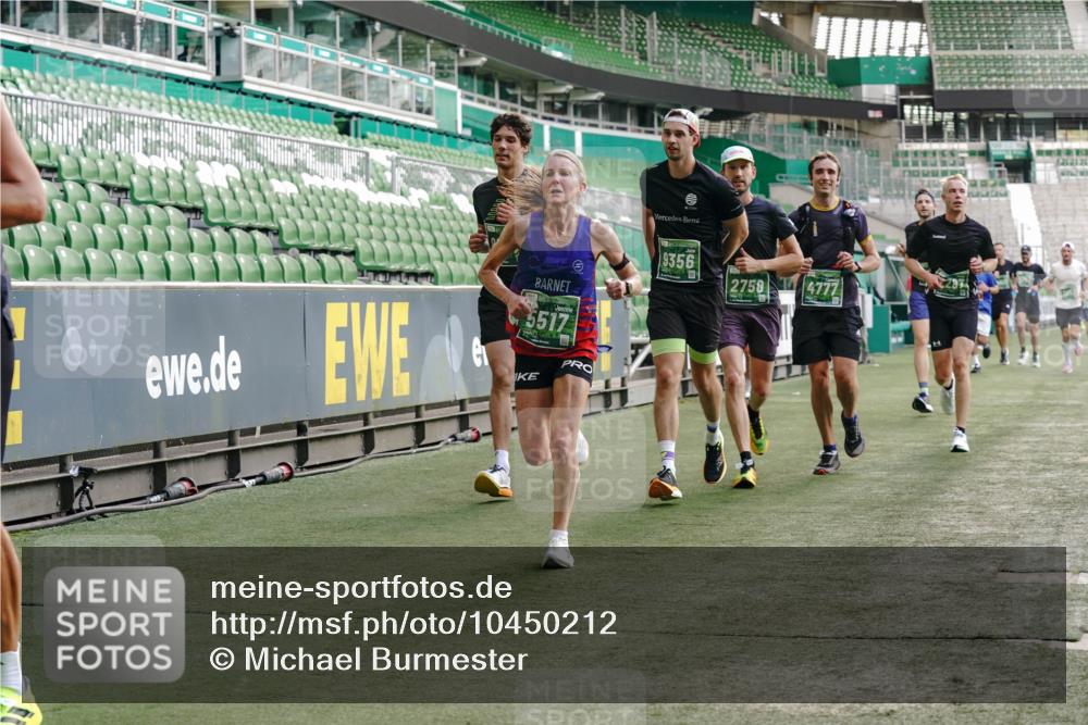 13.09.2026 - 21. swb-Marathon Bremen Michael Burmester http://msf.ph/oto/10450212 13.09.2026 12:49:00 Laufen im Stadion 382, 384, 524, 572, 779, 826, 889, 899, 1349, 1517, 1723, 1748, 1872, 1925, 2287, 2605, 2750, 2844, 2909, 2956, 3043, 3110, 3127, 3197, 3242, 3276, 3330, 3466, 3794, 3910, 3973, 4033, 4082, 4247, 4384, 4712, 4732, 4743, 4852, 4898, 4990, 5424, 5517, 5570, 5585, 5594, 5648, 5803, 6025, 6058, 6692, 6708, 6842, 6951, 7064, 7109, 7399, 7538, 7636, 7803, 7876, 8611, 8621, 8706, 8877, 8973, 8980, 8981, 9010, 9035, 9429 meine-sportfotos.de