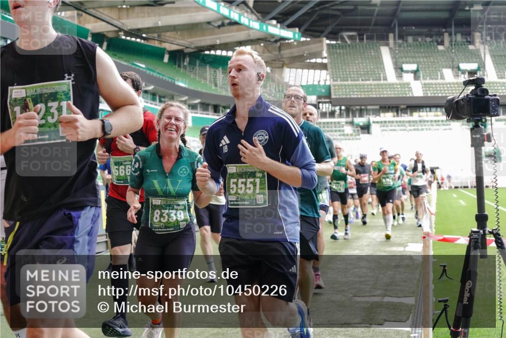 13.09.2026 - 21. swb-Marathon Bremen Michael Burmester http://msf.ph/oto/10450226 13.09.2026 13:09:18 Laufen im Stadion 164, 383, 391, 448, 532, 549, 551, 563, 625, 800, 813, 869, 884, 898, 1025, 1072, 1124, 1150, 1180, 1285, 1289, 1395, 1398, 1559, 1688, 1831, 1880, 1899, 2041, 2208, 2215, 2229, 2232, 2243, 2366, 2380, 2413, 2429, 2441, 2467, 2471, 2525, 2530, 2573, 2594, 2611, 2635, 2692, 2714, 2717, 2727, 2782, 2785, 2823, 2841, 2866, 2897, 2920, 2930, 2931, 2941, 3032, 3063, 3086, 3291, 3316, 3327, 3333, 3398, 3437, 3707, 3769, 109 meine-sportfotos.de