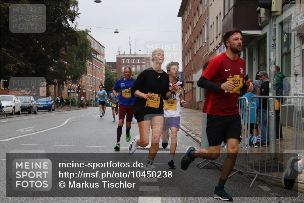 13.09.2026 - Kiel Lauf Markus Tischler http://msf.ph/oto/10450238 13.09.2026 09:37:56 Fleethörn 10444, 2854, 9518, 2221 meine-sportfotos.de