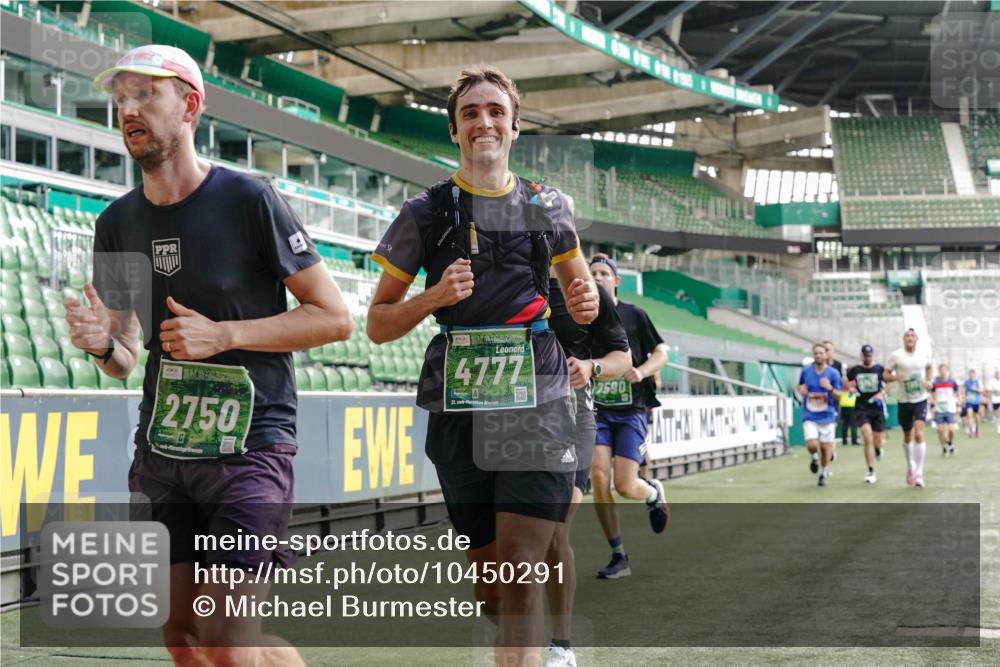 13.09.2026 - 21. swb-Marathon Bremen Michael Burmester http://msf.ph/oto/10450291 13.09.2026 12:49:03 Laufen im Stadion 382, 384, 524, 572, 779, 826, 889, 899, 1349, 1517, 1723, 1748, 1872, 1925, 2287, 2288, 2605, 2750, 2844, 2909, 2956, 3043, 3110, 3127, 3197, 3242, 3276, 3330, 3466, 3794, 3910, 3973, 4033, 4082, 4247, 4384, 4712, 4732, 4743, 4852, 4898, 4990, 5424, 5517, 5570, 5585, 5594, 5648, 5803, 6025, 6058, 6692, 6842, 6951, 7064, 7109, 7115, 7399, 7538, 7636, 7803, 7876, 8611, 8706, 8877, 8973, 8980, 8981, 9010, 9035, 9429 meine-sportfotos.de