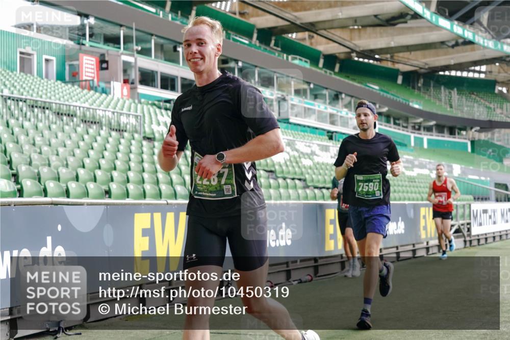 13.09.2026 - 21. swb-Marathon Bremen Michael Burmester http://msf.ph/oto/10450319 13.09.2026 12:49:04 Laufen im Stadion 382, 384, 524, 572, 779, 826, 889, 899, 1349, 1517, 1605, 1723, 1748, 1872, 1925, 2287, 2288, 2605, 2750, 2844, 2909, 2956, 3043, 3110, 3127, 3197, 3242, 3276, 3330, 3466, 3625, 3794, 3910, 3973, 4033, 4082, 4247, 4384, 4712, 4732, 4743, 4852, 4898, 4990, 5424, 5517, 5570, 5585, 5594, 5648, 6025, 6058, 6692, 6842, 6951, 7064, 7109, 7115, 7399, 7636, 7803, 7876, 8611, 8706, 8877, 8973, 8980, 8981, 9010, 9035, 9429 meine-sportfotos.de