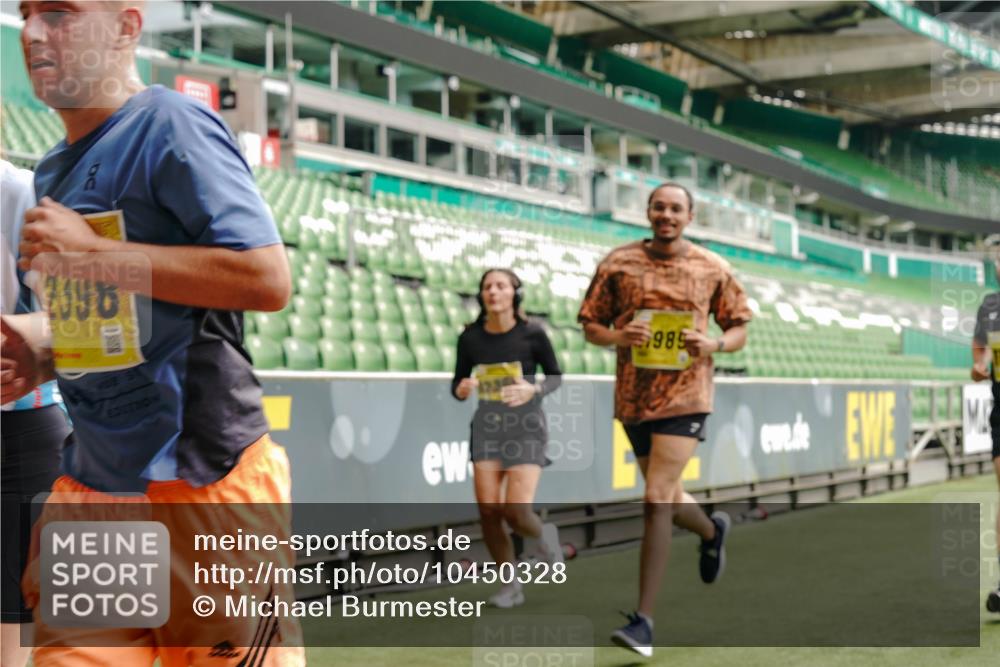 13.09.2026 - 21. swb-Marathon Bremen Michael Burmester http://msf.ph/oto/10450328 13.09.2026 10:31:00 Laufen im Stadion 10141, 10146, 10174, 10193, 10218, 10222, 10227, 10233, 10253, 10281, 10284, 10304, 10339, 10359, 10392, 10448, 10452, 10467, 10471, 10478, 10479, 10515, 10529, 10543, 10555, 10577, 10579, 10585, 10588, 10589, 10608, 10610, 10626, 10631, 10641, 10652, 10684, 10685, 10704, 10708, 10714, 10725, 10734, 10757, 10761, 10764, 10765, 10780, 10808, 10821, 10822, 10825, 10827, 10837, 10838, 10862, 10863, 10884, 10886, 10887, 10906, 10984, 11002, 11038, 11350, 11379 meine-sportfotos.de