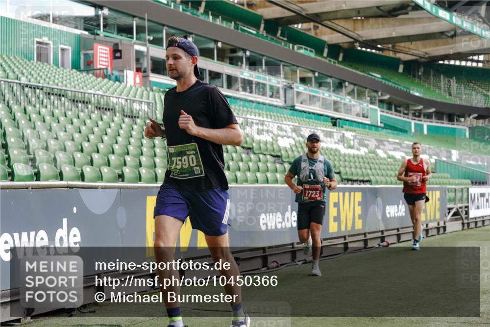 13.09.2026 - 21. swb-Marathon Bremen Michael Burmester http://msf.ph/oto/10450366 13.09.2026 12:49:05 Laufen im Stadion 382, 384, 524, 572, 670, 779, 826, 889, 899, 1349, 1517, 1605, 1723, 1748, 1872, 1925, 2287, 2288, 2605, 2750, 2844, 2909, 2956, 3043, 3110, 3127, 3197, 3242, 3276, 3330, 3466, 3625, 3910, 3973, 4033, 4082, 4247, 4384, 4712, 4732, 4743, 4852, 4898, 4990, 5424, 5517, 5570, 5585, 5594, 5648, 6025, 6058, 6692, 6842, 6906, 6951, 7064, 7109, 7115, 7399, 7636, 7803, 7876, 8611, 8706, 8877, 8973, 8980, 8981, 9010, 9035, 9429 meine-sportfotos.de