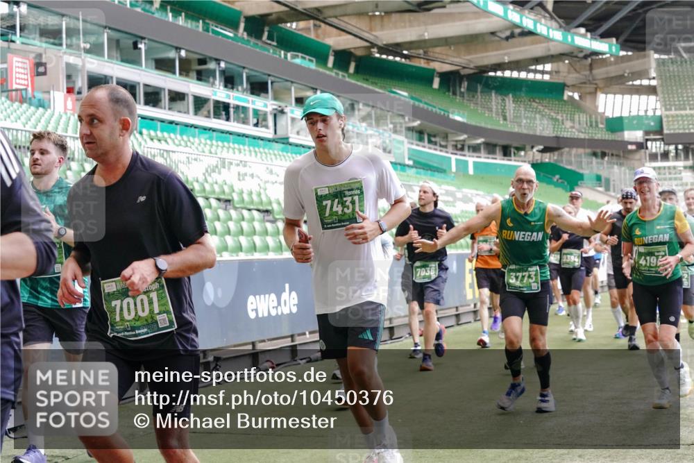 13.09.2026 - 21. swb-Marathon Bremen Michael Burmester http://msf.ph/oto/10450376 13.09.2026 13:09:21 Laufen im Stadion 164, 383, 391, 448, 532, 549, 551, 563, 625, 813, 869, 884, 898, 1025, 1072, 1124, 1150, 1180, 1285, 1289, 1398, 1559, 1688, 1880, 1899, 2041, 2208, 2215, 2229, 2232, 2243, 2366, 2380, 2413, 2429, 2441, 2467, 2471, 2525, 2530, 2553, 2573, 2594, 2611, 2635, 2692, 2714, 2717, 2727, 2782, 2785, 2823, 2841, 2866, 2897, 2920, 2930, 2931, 2941, 3032, 3063, 3086, 3291, 3316, 3327, 3333, 3398, 3437, 3707, 3769, 109 meine-sportfotos.de