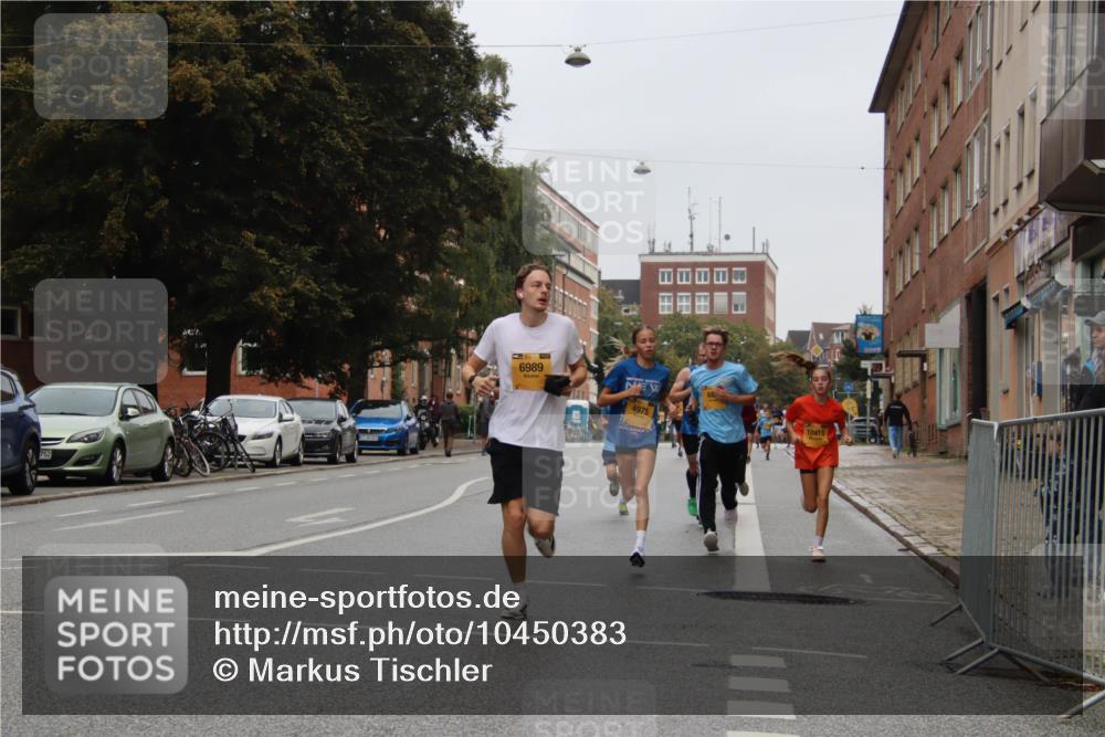 13.09.2026 - Kiel Lauf Markus Tischler http://msf.ph/oto/10450383 13.09.2026 09:38:49 Fleethörn 702, 6989, 4975, 10415 meine-sportfotos.de