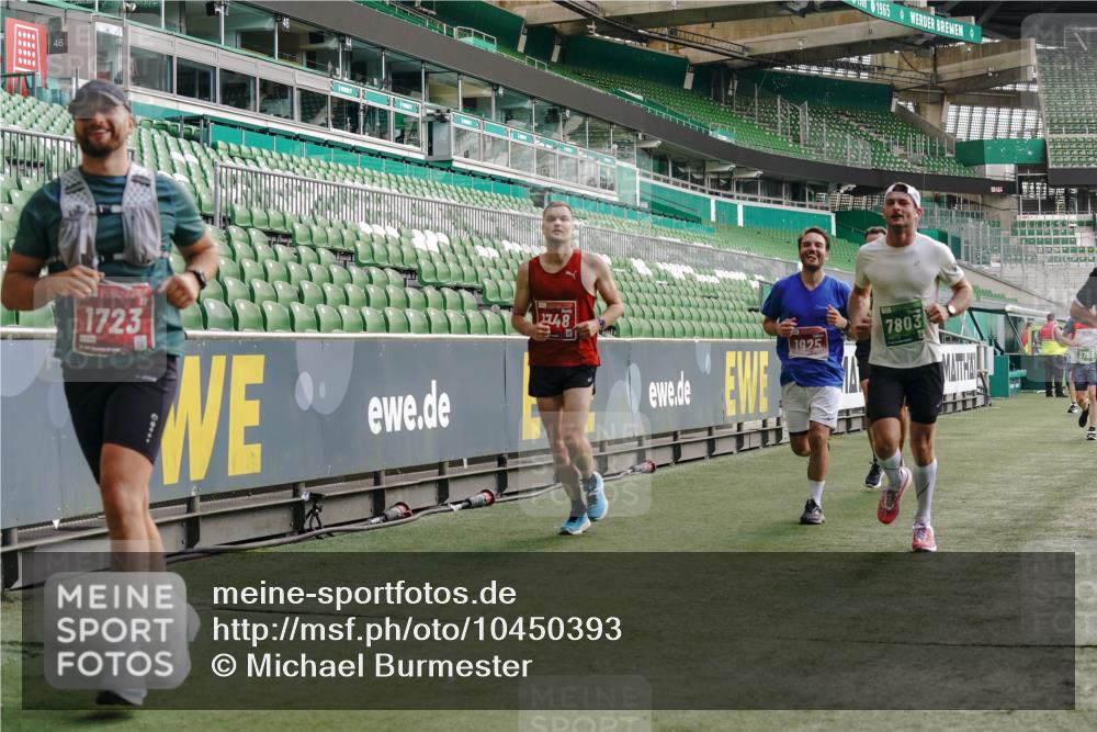 13.09.2026 - 21. swb-Marathon Bremen Michael Burmester http://msf.ph/oto/10450393 13.09.2026 12:49:07 Laufen im Stadion 382, 384, 524, 572, 670, 779, 826, 889, 899, 1349, 1517, 1605, 1723, 1748, 1872, 1925, 2287, 2288, 2605, 2750, 2844, 2909, 2956, 3043, 3110, 3127, 3197, 3242, 3276, 3330, 3466, 3625, 3910, 3973, 4033, 4082, 4247, 4384, 4712, 4732, 4743, 4852, 4898, 4990, 5424, 5517, 5570, 5585, 5594, 5648, 6025, 6058, 6652, 6692, 6842, 6906, 6951, 7064, 7109, 7115, 7399, 7636, 7803, 7876, 8611, 8706, 8877, 8973, 8981, 9010, 9035, 9429 meine-sportfotos.de