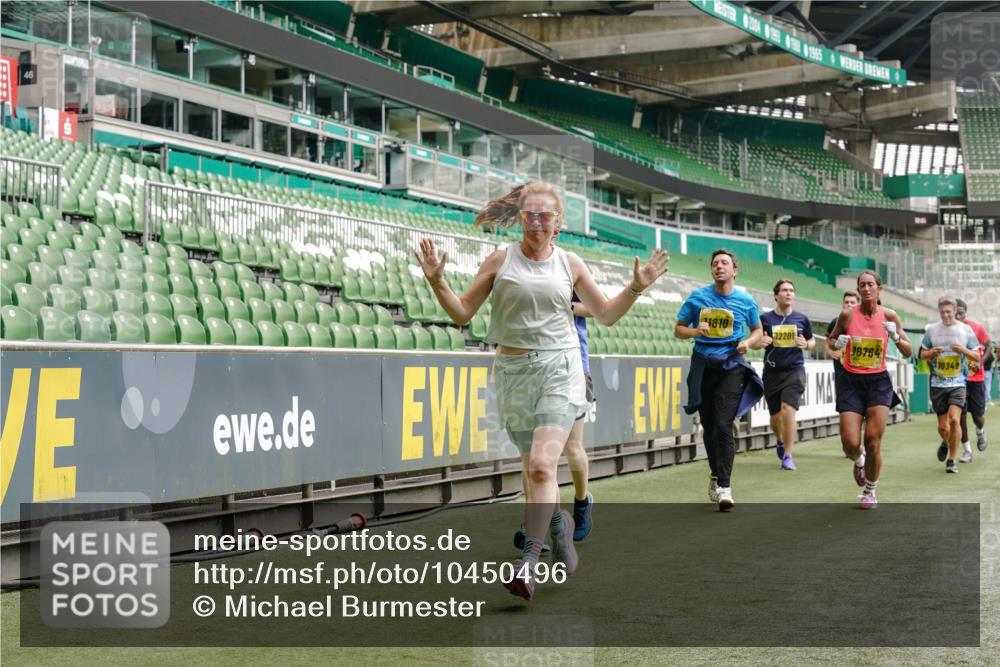 13.09.2026 - 21. swb-Marathon Bremen Michael Burmester http://msf.ph/oto/10450496 13.09.2026 10:31:05 Laufen im Stadion 10141, 10146, 10174, 10193, 10222, 10227, 10233, 10281, 10284, 10304, 10339, 10359, 10392, 10448, 10452, 10467, 10471, 10478, 10479, 10515, 10529, 10543, 10555, 10577, 10579, 10585, 10588, 10589, 10608, 10610, 10626, 10631, 10641, 10652, 10684, 10685, 10704, 10708, 10714, 10725, 10734, 10757, 10761, 10764, 10765, 10780, 10808, 10821, 10822, 10827, 10837, 10838, 10862, 10863, 10884, 10886, 10887, 10906, 10984, 11002, 11038, 11350, 11379 meine-sportfotos.de