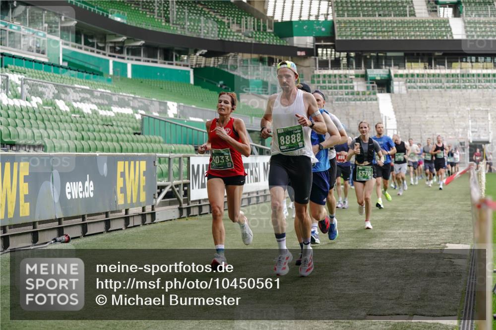 13.09.2026 - 21. swb-Marathon Bremen Michael Burmester http://msf.ph/oto/10450561 13.09.2026 12:49:15 Laufen im Stadion 382, 524, 572, 663, 670, 779, 826, 889, 899, 1349, 1517, 1605, 1723, 1748, 1872, 1925, 2052, 2287, 2288, 2347, 2605, 2750, 2844, 2909, 3043, 3110, 3127, 3197, 3276, 3330, 3466, 3625, 3910, 3973, 4033, 4082, 4247, 4384, 4712, 4732, 4743, 4852, 4898, 4990, 5111, 5377, 5383, 5424, 5517, 5570, 5585, 5594, 5648, 6025, 6058, 6652, 6692, 6842, 6906, 6951, 7064, 7109, 7115, 7121, 7399, 7636, 7803, 7876, 8706, 8877, 8973, 8981, 9010, 9035, 9429 meine-sportfotos.de