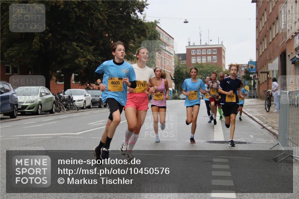 13.09.2026 - Kiel Lauf Markus Tischler http://msf.ph/oto/10450576 13.09.2026 09:40:01 Fleethörn 4605, 2715, 10413, 1410, 6209 meine-sportfotos.de