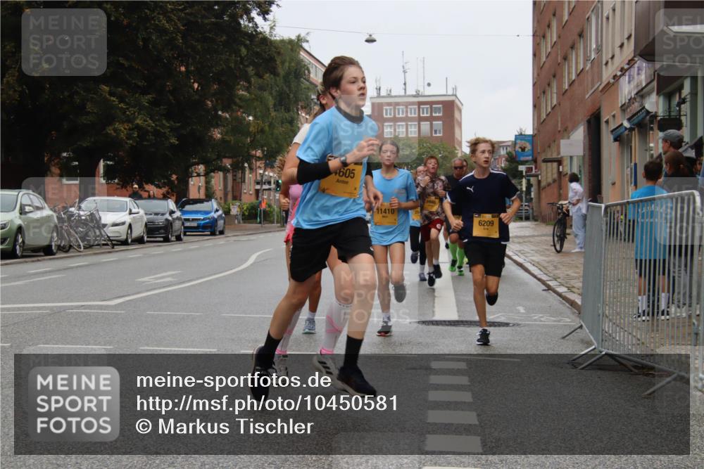 13.09.2026 - Kiel Lauf Markus Tischler http://msf.ph/oto/10450581 13.09.2026 09:40:01 Fleethörn 605, 5946, 11410, 6209 meine-sportfotos.de