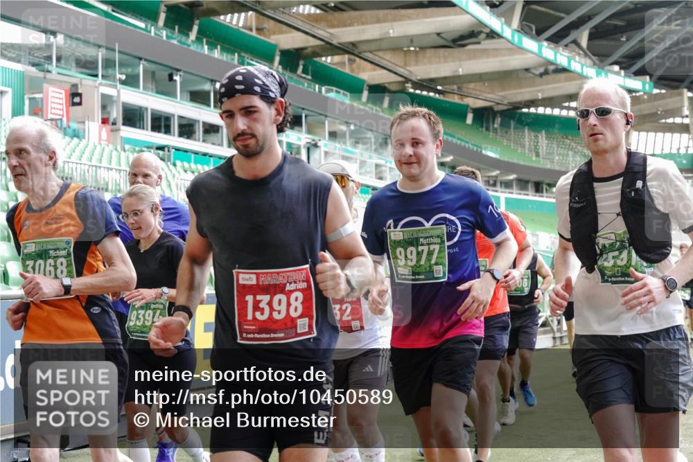 13.09.2026 - 21. swb-Marathon Bremen Michael Burmester http://msf.ph/oto/10450589 13.09.2026 13:09:26 Laufen im Stadion 164, 383, 391, 448, 532, 549, 551, 563, 625, 813, 869, 884, 898, 1025, 1072, 1124, 1150, 1180, 1285, 1289, 1398, 1559, 1688, 1867, 1880, 1899, 2041, 2208, 2215, 2229, 2232, 2243, 2268, 2366, 2380, 2413, 2429, 2441, 2467, 2471, 2525, 2530, 2553, 2573, 2594, 2635, 2692, 2714, 2717, 2727, 2782, 2785, 2823, 2841, 2897, 2920, 2930, 2931, 2941, 3032, 3063, 3086, 3291, 3316, 3327, 3333, 3398, 3437, 3707, 3769, 109 meine-sportfotos.de
