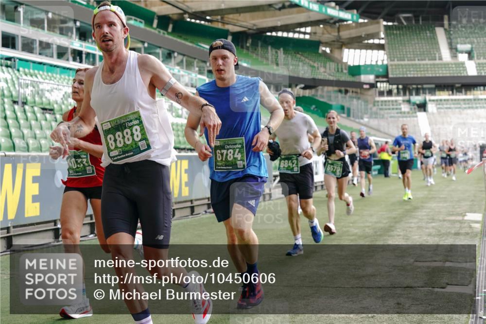 13.09.2026 - 21. swb-Marathon Bremen Michael Burmester http://msf.ph/oto/10450606 13.09.2026 12:49:18 Laufen im Stadion 382, 524, 572, 663, 670, 779, 826, 889, 899, 1349, 1517, 1605, 1723, 1748, 1872, 1925, 2052, 2287, 2288, 2347, 2605, 2750, 2844, 2909, 3043, 3110, 3127, 3197, 3276, 3330, 3466, 3625, 3910, 3973, 4033, 4082, 4247, 4384, 4712, 4732, 4743, 4852, 4898, 4990, 5111, 5377, 5383, 5424, 5517, 5570, 5585, 5594, 5648, 6025, 6058, 6652, 6692, 6842, 6906, 6951, 7064, 7109, 7115, 7121, 7399, 7636, 7803, 7876, 8706, 8877, 8973, 8981, 9010, 9035, 9429 meine-sportfotos.de