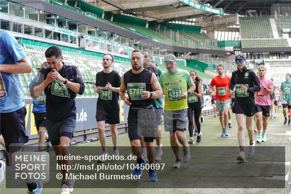 13.09.2026 - 21. swb-Marathon Bremen Michael Burmester http://msf.ph/oto/10450697 13.09.2026 13:09:27 Laufen im Stadion 164, 383, 391, 448, 532, 549, 551, 563, 625, 813, 869, 884, 898, 1025, 1072, 1124, 1150, 1180, 1285, 1289, 1398, 1559, 1688, 1855, 1867, 1880, 1899, 2041, 2208, 2215, 2229, 2232, 2243, 2268, 2366, 2380, 2413, 2429, 2441, 2467, 2471, 2525, 2530, 2553, 2573, 2594, 2635, 2692, 2714, 2717, 2727, 2782, 2785, 2823, 2841, 2897, 2920, 2930, 2931, 2941, 3032, 3063, 3086, 3291, 3316, 3327, 3333, 3398, 3437, 3707, 3769, 109 meine-sportfotos.de