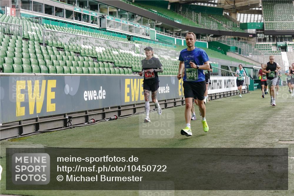 13.09.2026 - 21. swb-Marathon Bremen Michael Burmester http://msf.ph/oto/10450722 13.09.2026 12:49:21 Laufen im Stadion 382, 469, 524, 572, 663, 670, 779, 826, 889, 899, 1349, 1517, 1605, 1723, 1748, 1872, 1925, 2052, 2287, 2288, 2347, 2605, 2750, 2844, 2909, 3043, 3110, 3127, 3197, 3276, 3330, 3625, 3910, 3973, 4033, 4082, 4247, 4384, 4712, 4732, 4743, 4852, 4898, 4990, 5111, 5377, 5383, 5424, 5517, 5570, 5585, 5594, 5648, 6025, 6058, 6652, 6692, 6842, 6906, 6951, 7064, 7109, 7115, 7121, 7399, 7636, 7803, 7876, 8706, 8877, 8973, 8981, 9010, 9035, 9429 meine-sportfotos.de
