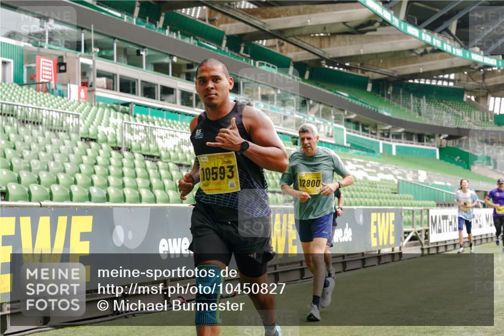 13.09.2026 - 21. swb-Marathon Bremen Michael Burmester http://msf.ph/oto/10450827 13.09.2026 10:31:13 Laufen im Stadion 10141, 10146, 10174, 10193, 10222, 10227, 10233, 10255, 10281, 10284, 10304, 10339, 10359, 10392, 10448, 10452, 10471, 10478, 10479, 10503, 10515, 10529, 10543, 10555, 10577, 10579, 10588, 10589, 10608, 10610, 10626, 10631, 10641, 10652, 10684, 10685, 10704, 10708, 10714, 10725, 10734, 10757, 10761, 10764, 10765, 10780, 10808, 10821, 10822, 10827, 10837, 10838, 10862, 10863, 10884, 10886, 10887, 10906, 10984, 11002, 11038, 11350, 11379 meine-sportfotos.de