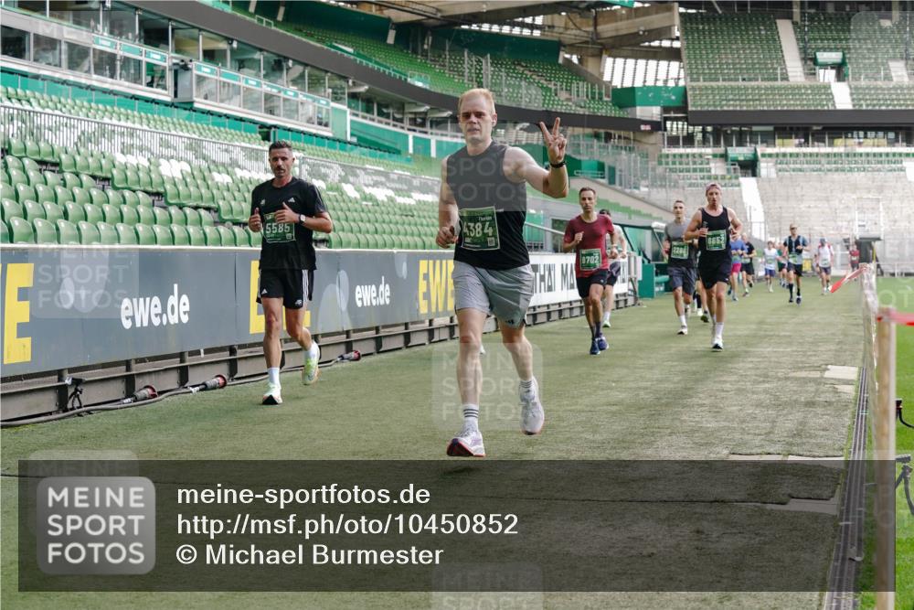 13.09.2026 - 21. swb-Marathon Bremen Michael Burmester http://msf.ph/oto/10450852 13.09.2026 12:49:25 Laufen im Stadion 382, 469, 524, 572, 663, 670, 779, 826, 889, 899, 1349, 1517, 1605, 1723, 1748, 1872, 1925, 2052, 2287, 2288, 2291, 2347, 2605, 2750, 2844, 2909, 3043, 3110, 3127, 3197, 3276, 3330, 3625, 3910, 3973, 4033, 4082, 4247, 4384, 4712, 4732, 4743, 4852, 4898, 4990, 5111, 5377, 5383, 5424, 5517, 5570, 5585, 5594, 5648, 6058, 6652, 6692, 6842, 6906, 6951, 7064, 7109, 7115, 7121, 7399, 7636, 7803, 7876, 8706, 8877, 8973, 8981, 9010, 9035, 9429 meine-sportfotos.de
