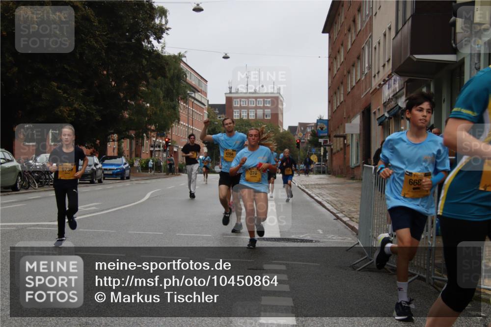 13.09.2026 - Kiel Lauf Markus Tischler http://msf.ph/oto/10450864 13.09.2026 09:41:57 Fleethörn 6739, 4704, 570, 139, 668 meine-sportfotos.de