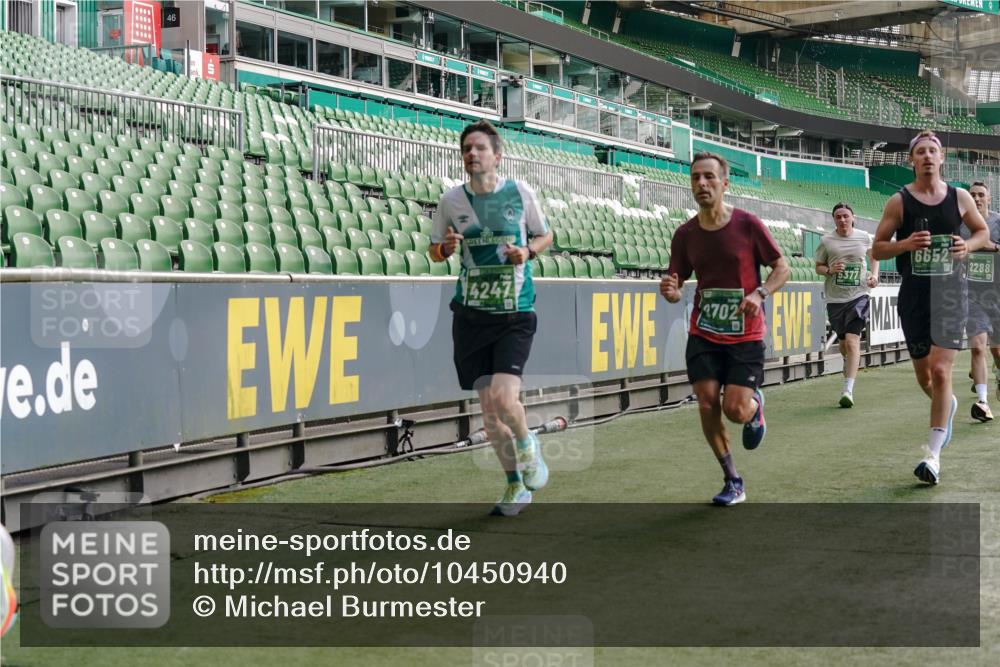 13.09.2026 - 21. swb-Marathon Bremen Michael Burmester http://msf.ph/oto/10450940 13.09.2026 12:49:27 Laufen im Stadion 382, 469, 524, 572, 663, 670, 779, 826, 889, 899, 1349, 1517, 1605, 1723, 1748, 1872, 1925, 2052, 2287, 2288, 2291, 2347, 2360, 2605, 2750, 2844, 2909, 3043, 3110, 3127, 3197, 3276, 3330, 3625, 3910, 3973, 4033, 4082, 4247, 4384, 4712, 4732, 4743, 4852, 4898, 4990, 5111, 5377, 5383, 5424, 5517, 5570, 5585, 5594, 5648, 6058, 6652, 6692, 6842, 6906, 6951, 7064, 7109, 7115, 7121, 7399, 7636, 7803, 7876, 8706, 8877, 8973, 8981, 9010, 9035, 9429 meine-sportfotos.de