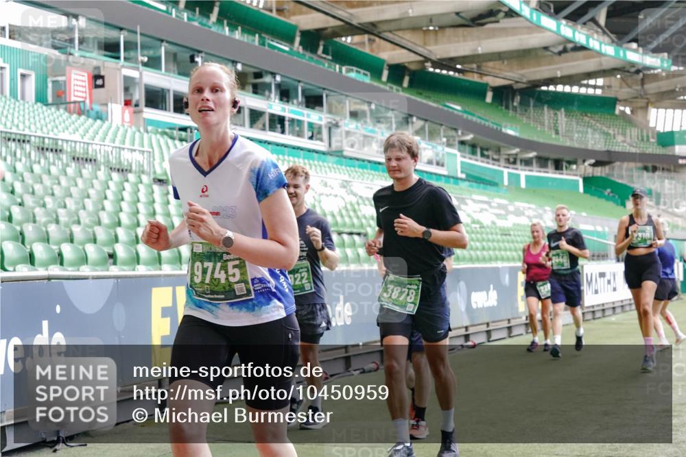 13.09.2026 - 21. swb-Marathon Bremen Michael Burmester http://msf.ph/oto/10450959 13.09.2026 13:09:32 Laufen im Stadion 164, 383, 391, 448, 532, 549, 551, 563, 625, 813, 869, 884, 898, 1025, 1072, 1124, 1150, 1180, 1285, 1289, 1398, 1559, 1688, 1855, 1867, 1880, 1899, 2041, 2208, 2229, 2232, 2243, 2268, 2380, 2413, 2429, 2441, 2467, 2471, 2525, 2530, 2553, 2573, 2594, 2635, 2692, 2714, 2717, 2727, 2785, 2823, 2841, 2897, 2920, 2930, 2931, 2941, 3032, 3063, 3086, 3291, 3316, 3327, 3333, 3398, 3437, 3707, 3769, 109 meine-sportfotos.de