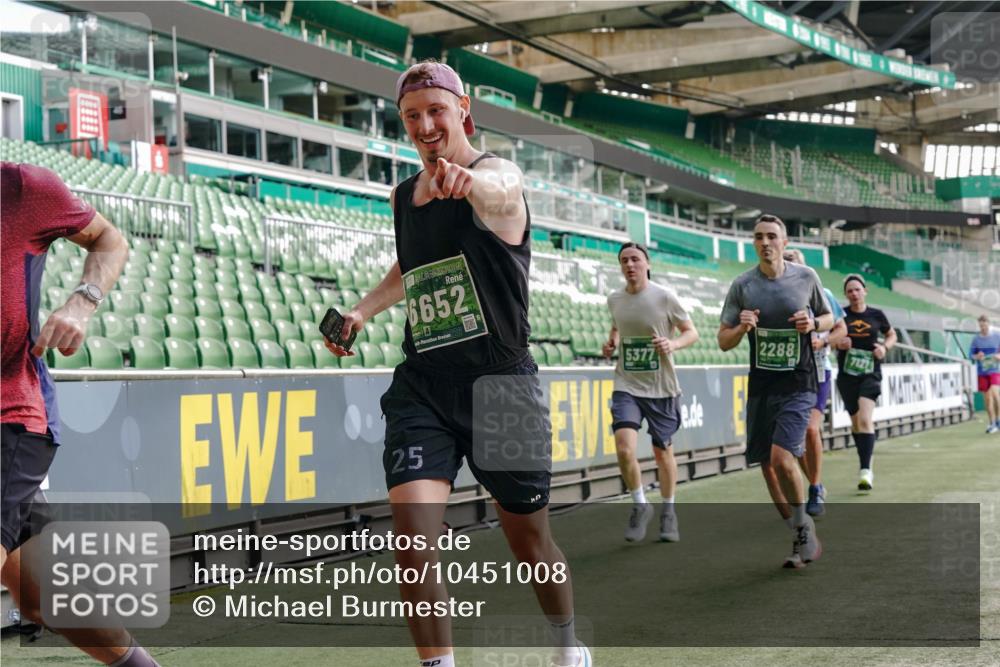 13.09.2026 - 21. swb-Marathon Bremen Michael Burmester http://msf.ph/oto/10451008 13.09.2026 12:49:29 Laufen im Stadion 382, 469, 524, 572, 663, 670, 779, 826, 889, 899, 1349, 1517, 1605, 1723, 1748, 1872, 1925, 2052, 2287, 2288, 2291, 2347, 2360, 2605, 2750, 2844, 2909, 3043, 3110, 3127, 3197, 3276, 3330, 3625, 3647, 3910, 3973, 4033, 4082, 4247, 4384, 4712, 4732, 4743, 4852, 4898, 4990, 5111, 5377, 5383, 5424, 5517, 5570, 5585, 5594, 5636, 5648, 6058, 6267, 6652, 6692, 6842, 6906, 6951, 7064, 7109, 7115, 7121, 7399, 7636, 7803, 7876, 8706, 8877, 8973, 8981, 9010, 9035, 9429 meine-sportfotos.de