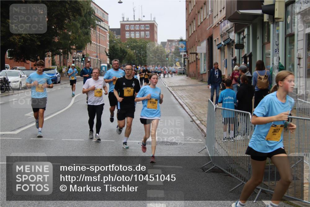 13.09.2026 - Kiel Lauf Markus Tischler http://msf.ph/oto/10451045 13.09.2026 09:42:52 Fleethörn 3850, 5536, 762, 9354, 3127 meine-sportfotos.de