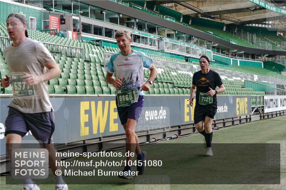 13.09.2026 - 21. swb-Marathon Bremen Michael Burmester http://msf.ph/oto/10451080 13.09.2026 12:49:31 Laufen im Stadion 382, 469, 524, 572, 663, 670, 779, 826, 889, 899, 1349, 1513, 1517, 1605, 1723, 1748, 1872, 1925, 2052, 2287, 2288, 2291, 2347, 2360, 2605, 2750, 2844, 2909, 3043, 3110, 3127, 3197, 3276, 3330, 3625, 3647, 3910, 3973, 4033, 4082, 4247, 4384, 4712, 4732, 4743, 4852, 4898, 4990, 5111, 5377, 5383, 5424, 5517, 5570, 5585, 5594, 5636, 5648, 6058, 6267, 6652, 6692, 6842, 6906, 6951, 7064, 7109, 7115, 7121, 7399, 7636, 7876, 8706, 8877, 8973, 8981, 9035, 9429 meine-sportfotos.de