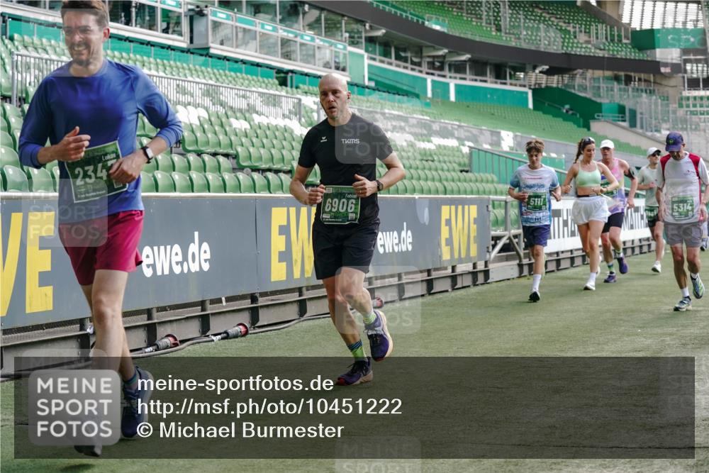 13.09.2026 - 21. swb-Marathon Bremen Michael Burmester http://msf.ph/oto/10451222 13.09.2026 12:49:37 Laufen im Stadion 382, 469, 524, 572, 663, 670, 779, 826, 899, 1349, 1513, 1517, 1605, 1723, 1748, 1872, 1925, 2052, 2130, 2287, 2288, 2291, 2347, 2360, 2605, 2750, 2844, 2909, 3043, 3110, 3127, 3197, 3276, 3330, 3625, 3647, 3973, 4033, 4082, 4247, 4384, 4732, 4743, 4852, 4898, 4990, 5111, 5314, 5377, 5383, 5424, 5517, 5570, 5585, 5594, 5636, 5648, 6267, 6652, 6692, 6842, 6906, 6951, 7064, 7109, 7115, 7121, 7636, 7876, 8877, 8973, 8981, 9035, 9429 meine-sportfotos.de
