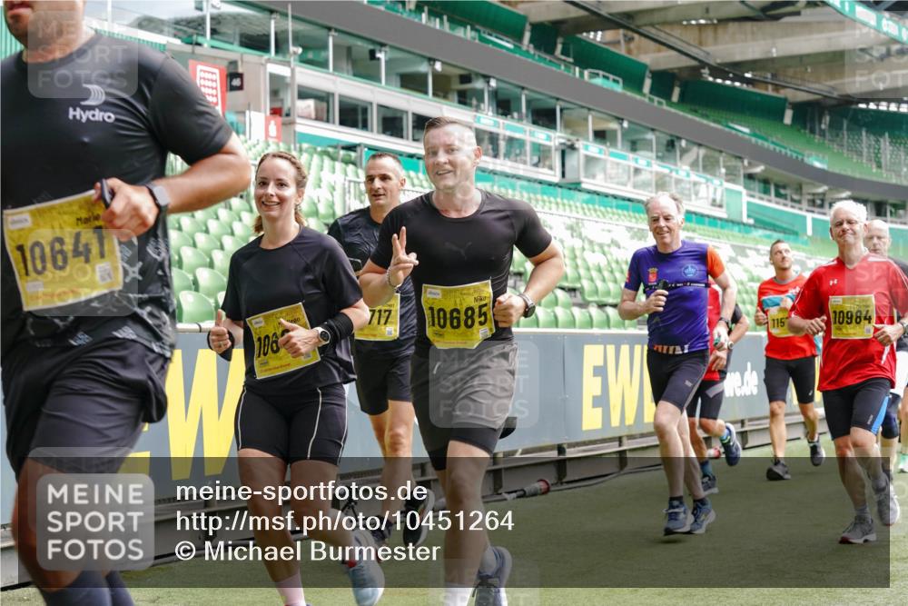13.09.2026 - 21. swb-Marathon Bremen Michael Burmester http://msf.ph/oto/10451264 13.09.2026 10:31:22 Laufen im Stadion 10141, 10146, 10174, 10193, 10222, 10227, 10233, 10246, 10255, 10281, 10284, 10304, 10339, 10359, 10392, 10443, 10448, 10452, 10471, 10478, 10479, 10503, 10515, 10529, 10540, 10543, 10555, 10577, 10579, 10588, 10589, 10608, 10610, 10626, 10631, 10641, 10646, 10652, 10684, 10685, 10703, 10704, 10708, 10714, 10725, 10757, 10765, 10780, 10808, 10821, 10822, 10837, 10838, 10862, 10863, 10884, 10886, 10887, 10906, 10984, 11002, 11038, 11350, 11379 meine-sportfotos.de