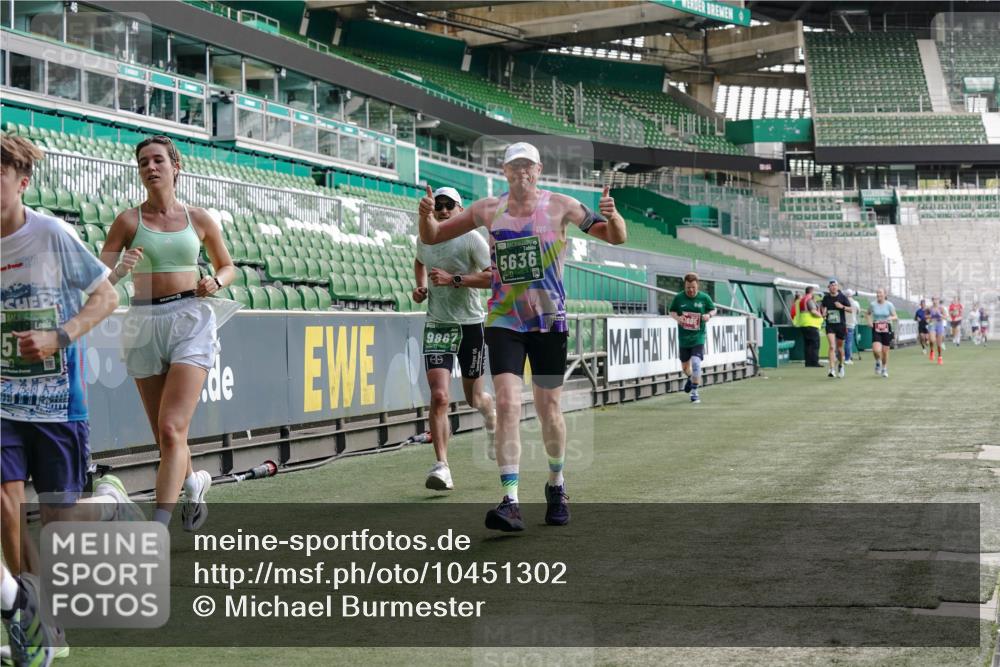 13.09.2026 - 21. swb-Marathon Bremen Michael Burmester http://msf.ph/oto/10451302 13.09.2026 12:49:41 Laufen im Stadion 469, 524, 572, 663, 670, 779, 826, 899, 1349, 1513, 1517, 1605, 1723, 1748, 1925, 2052, 2130, 2287, 2288, 2291, 2347, 2360, 2605, 2750, 2844, 2909, 3043, 3110, 3127, 3197, 3276, 3330, 3625, 3647, 3973, 4033, 4082, 4247, 4384, 4732, 4743, 4852, 4898, 4990, 5111, 5314, 5377, 5383, 5424, 5517, 5570, 5585, 5594, 5620, 5636, 5648, 6267, 6652, 6668, 6692, 6842, 6901, 6906, 6951, 7064, 7109, 7115, 7121, 7636, 7876, 8877, 8973, 9035, 9429 meine-sportfotos.de