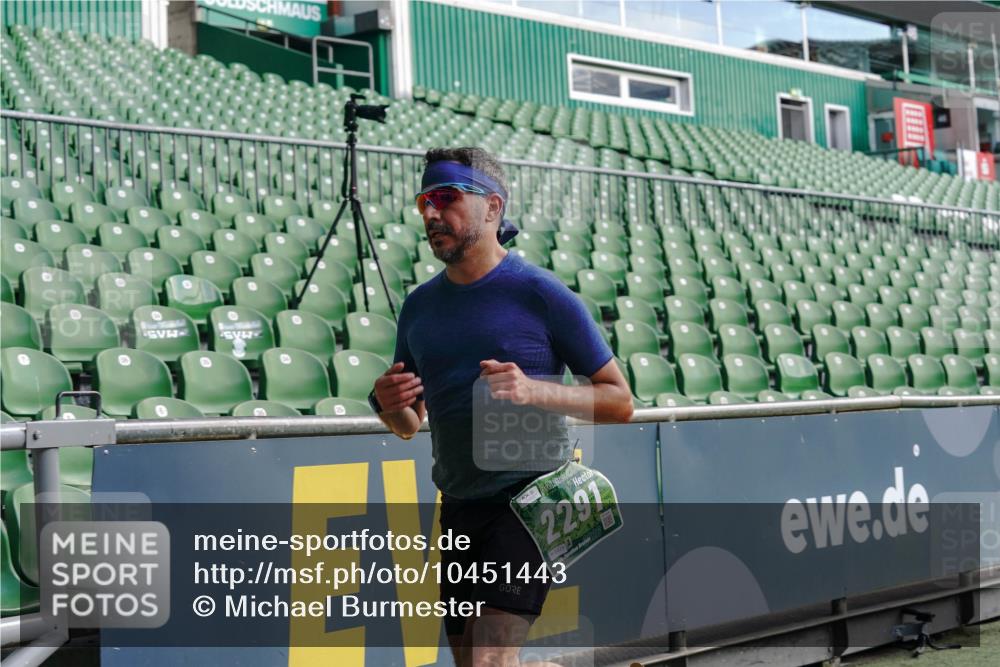 13.09.2026 - 21. swb-Marathon Bremen Michael Burmester http://msf.ph/oto/10451443 13.09.2026 12:50:01 Laufen im Stadion 469, 524, 572, 663, 670, 779, 826, 899, 1513, 1517, 1605, 1723, 1748, 1998, 2052, 2130, 2287, 2288, 2291, 2295, 2347, 2360, 2444, 2750, 2909, 3043, 3197, 3276, 3330, 3625, 3647, 3973, 4023, 4033, 4082, 4247, 4368, 4384, 4559, 4732, 4743, 4852, 4888, 4898, 4990, 5066, 5111, 5155, 5314, 5377, 5383, 5424, 5517, 5532, 5570, 5585, 5594, 5620, 5627, 5636, 5648, 6267, 6471, 6652, 6668, 6692, 6842, 6901, 6906, 7064, 7109, 7115, 7121, 7636, 7876, 9035 meine-sportfotos.de