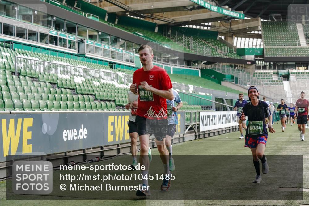 13.09.2026 - 21. swb-Marathon Bremen Michael Burmester http://msf.ph/oto/10451485 13.09.2026 12:50:04 Laufen im Stadion 469, 524, 572, 663, 670, 779, 899, 1513, 1517, 1605, 1723, 1748, 1998, 2052, 2130, 2287, 2288, 2291, 2295, 2347, 2360, 2442, 2444, 2750, 2909, 3043, 3197, 3276, 3330, 3625, 3647, 3808, 3973, 4023, 4033, 4082, 4247, 4368, 4384, 4559, 4732, 4743, 4852, 4888, 4898, 4990, 5066, 5111, 5155, 5314, 5377, 5383, 5424, 5517, 5532, 5570, 5585, 5594, 5620, 5627, 5636, 5648, 6267, 6471, 6652, 6668, 6692, 6842, 6901, 6906, 7109, 7115, 7121, 7876, 9035 meine-sportfotos.de