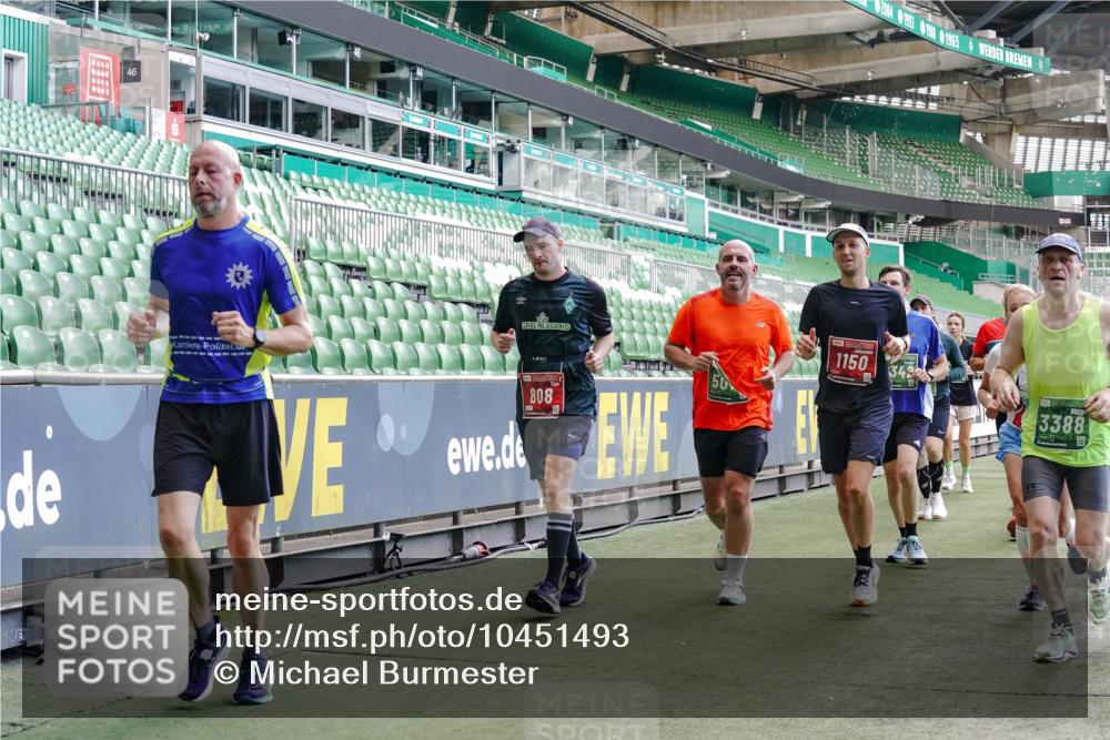 13.09.2026 - 21. swb-Marathon Bremen Michael Burmester http://msf.ph/oto/10451493 13.09.2026 13:09:44 Laufen im Stadion 164, 383, 391, 448, 532, 549, 563, 625, 813, 869, 898, 1025, 1072, 1124, 1150, 1180, 1289, 1398, 1559, 1855, 1867, 1880, 1894, 1899, 2041, 2202, 2208, 2229, 2232, 2243, 2268, 2284, 2339, 2342, 2380, 2413, 2429, 2441, 2467, 2471, 2525, 2530, 2553, 2573, 2594, 2682, 2692, 2714, 2717, 2727, 2785, 2823, 2841, 2897, 2920, 2930, 2931, 2932, 2941, 3032, 3063, 3086, 3089, 3122, 3291, 3316, 3327, 3333, 3398, 3410, 3437, 3707, 3769, 109 meine-sportfotos.de
