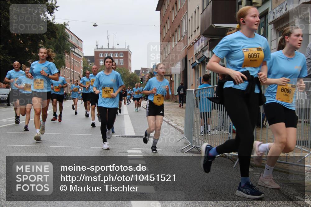 13.09.2026 - Kiel Lauf Markus Tischler http://msf.ph/oto/10451521 13.09.2026 09:45:17 Fleethörn 8854, 7349, 5757, 312, 6097, 6098 meine-sportfotos.de