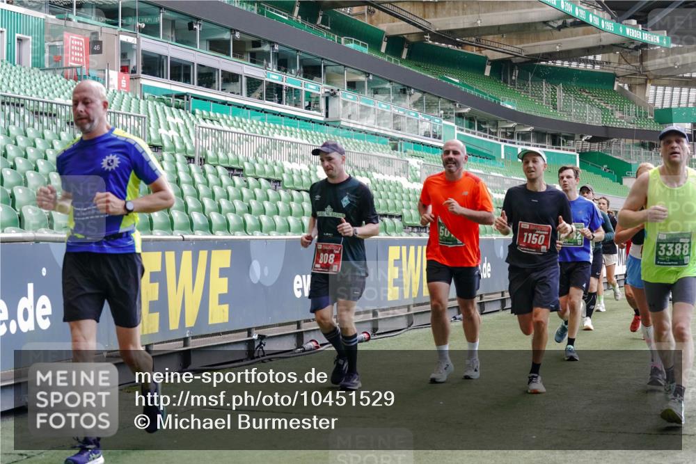 13.09.2026 - 21. swb-Marathon Bremen Michael Burmester http://msf.ph/oto/10451529 13.09.2026 13:09:44 Laufen im Stadion 164, 383, 391, 448, 532, 549, 563, 625, 813, 869, 898, 1025, 1072, 1124, 1150, 1180, 1289, 1398, 1559, 1855, 1867, 1880, 1894, 1899, 2041, 2202, 2208, 2229, 2232, 2243, 2268, 2284, 2339, 2342, 2380, 2413, 2429, 2441, 2467, 2471, 2525, 2530, 2553, 2573, 2594, 2682, 2692, 2714, 2717, 2727, 2785, 2823, 2841, 2897, 2920, 2930, 2931, 2932, 2941, 3032, 3063, 3086, 3089, 3122, 3291, 3316, 3327, 3333, 3398, 3410, 3437, 3707, 3769, 109 meine-sportfotos.de