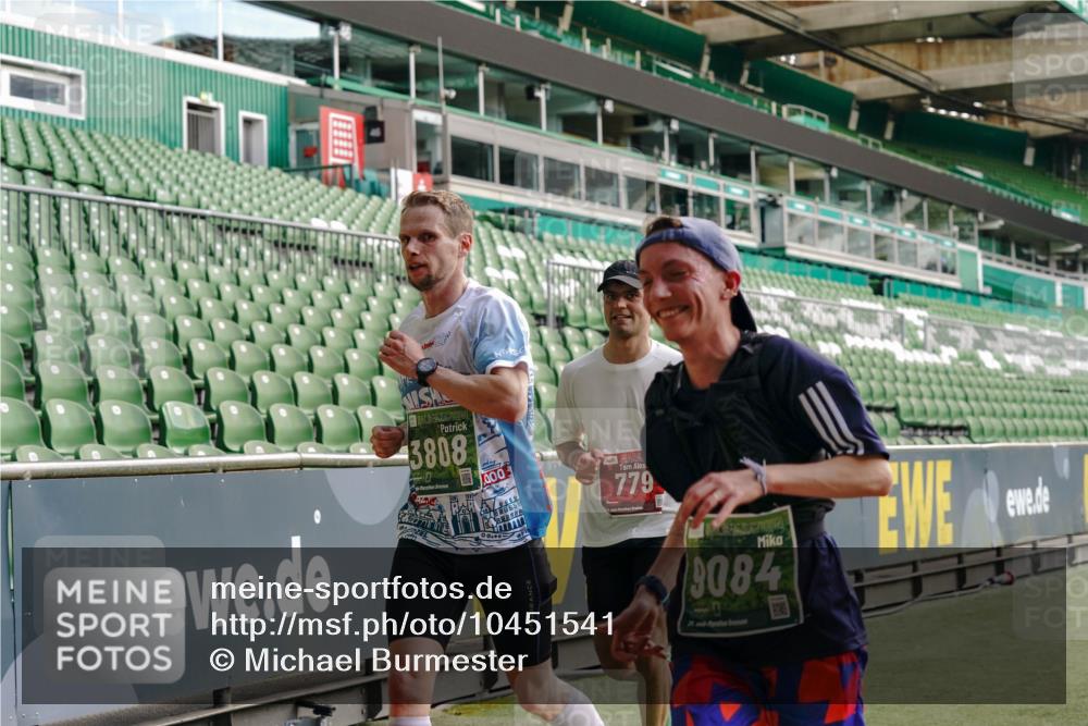 13.09.2026 - 21. swb-Marathon Bremen Michael Burmester http://msf.ph/oto/10451541 13.09.2026 12:50:06 Laufen im Stadion 469, 524, 572, 663, 670, 779, 899, 1510, 1513, 1517, 1605, 1723, 1748, 1998, 2052, 2130, 2287, 2288, 2291, 2295, 2347, 2360, 2442, 2444, 2750, 2909, 3043, 3197, 3276, 3330, 3625, 3647, 3808, 3973, 4023, 4033, 4082, 4247, 4368, 4384, 4559, 4732, 4743, 4852, 4888, 4898, 4990, 5066, 5111, 5155, 5314, 5377, 5383, 5424, 5517, 5532, 5570, 5585, 5594, 5620, 5627, 5636, 5648, 6267, 6471, 6652, 6668, 6692, 6842, 6901, 6906, 7109, 7115, 7121, 7876, 9035 meine-sportfotos.de