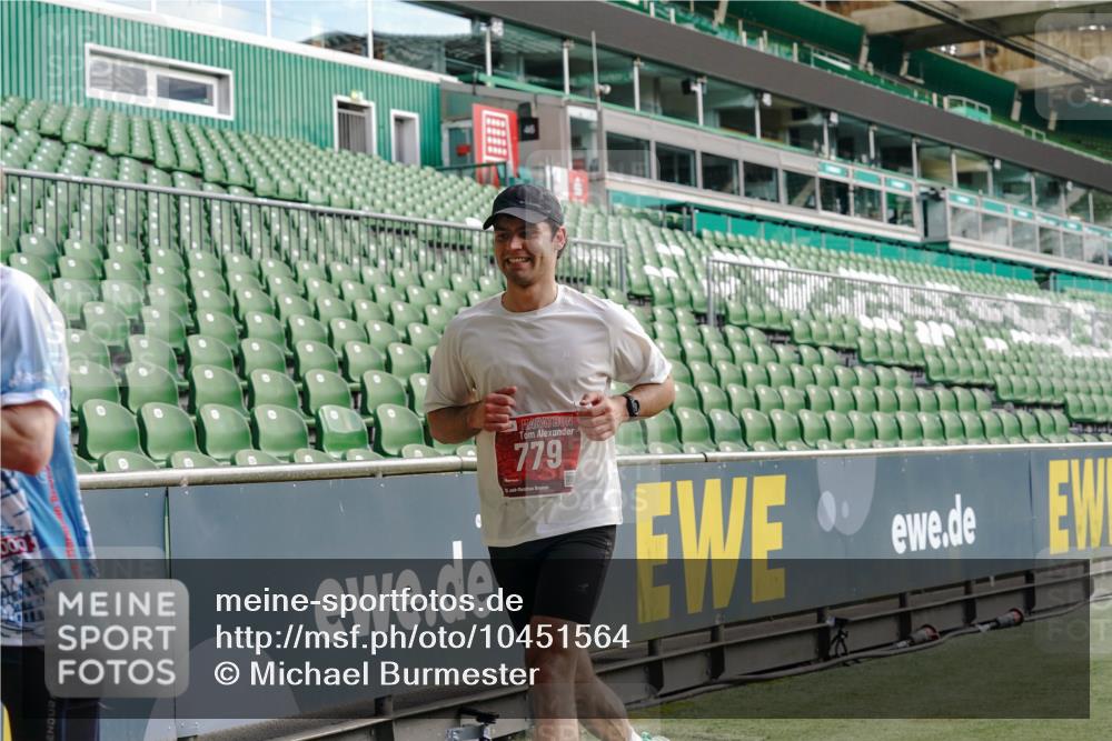 13.09.2026 - 21. swb-Marathon Bremen Michael Burmester http://msf.ph/oto/10451564 13.09.2026 12:50:07 Laufen im Stadion 335, 469, 524, 572, 663, 670, 779, 899, 1510, 1513, 1517, 1605, 1613, 1723, 1748, 1970, 1998, 2052, 2130, 2287, 2288, 2291, 2295, 2347, 2360, 2442, 2444, 2750, 2909, 3043, 3197, 3276, 3330, 3484, 3625, 3647, 3808, 3973, 4023, 4033, 4082, 4247, 4368, 4384, 4559, 4732, 4743, 4852, 4888, 4898, 4990, 5066, 5111, 5155, 5314, 5377, 5383, 5424, 5517, 5532, 5570, 5585, 5594, 5620, 5627, 5636, 5648, 6267, 6471, 6652, 6668, 6692, 6842, 6901, 6906, 7109, 7115, 7121, 7876, 9035 meine-sportfotos.de