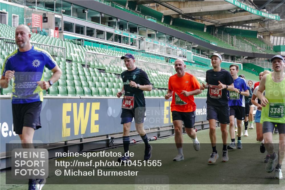 13.09.2026 - 21. swb-Marathon Bremen Michael Burmester http://msf.ph/oto/10451565 13.09.2026 13:09:44 Laufen im Stadion 164, 383, 391, 448, 532, 549, 563, 625, 813, 869, 898, 1025, 1072, 1124, 1150, 1180, 1289, 1398, 1559, 1855, 1867, 1880, 1894, 1899, 2041, 2202, 2208, 2229, 2232, 2243, 2268, 2284, 2339, 2342, 2380, 2413, 2429, 2441, 2467, 2471, 2525, 2530, 2553, 2573, 2594, 2682, 2692, 2714, 2717, 2727, 2785, 2823, 2841, 2897, 2920, 2930, 2931, 2932, 2941, 3032, 3063, 3086, 3089, 3122, 3291, 3316, 3327, 3333, 3398, 3410, 3437, 3707, 3769, 109 meine-sportfotos.de