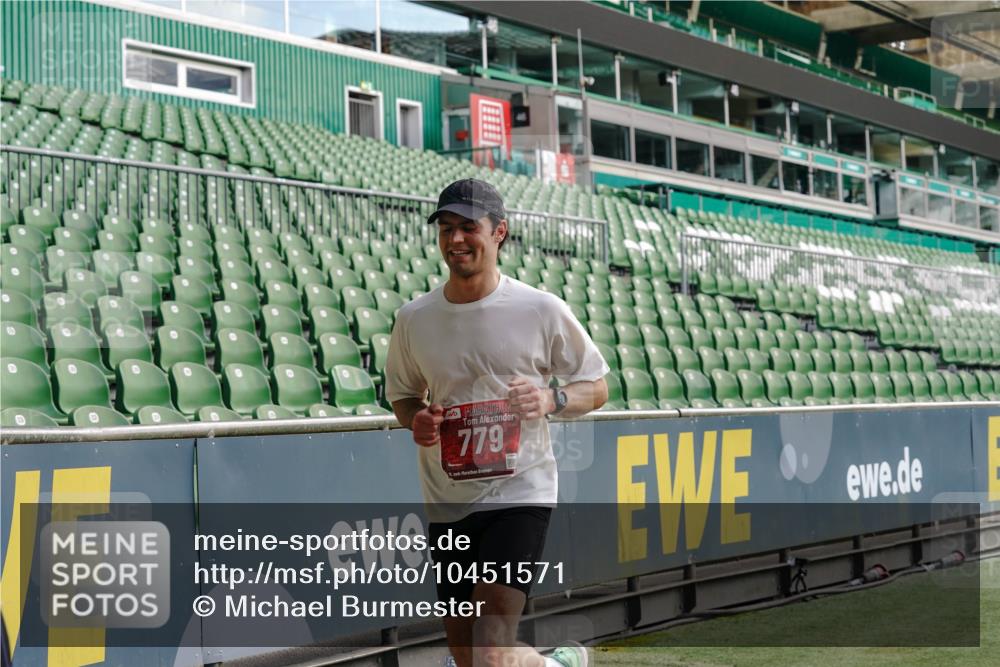 13.09.2026 - 21. swb-Marathon Bremen Michael Burmester http://msf.ph/oto/10451571 13.09.2026 12:50:07 Laufen im Stadion 335, 469, 524, 572, 663, 670, 779, 899, 1510, 1513, 1517, 1605, 1613, 1723, 1748, 1970, 1998, 2052, 2130, 2287, 2288, 2291, 2295, 2347, 2360, 2442, 2444, 2750, 2909, 3043, 3197, 3276, 3330, 3484, 3625, 3647, 3808, 3973, 4023, 4033, 4082, 4247, 4368, 4384, 4559, 4732, 4743, 4852, 4888, 4898, 4990, 5066, 5111, 5155, 5314, 5377, 5383, 5424, 5517, 5532, 5570, 5585, 5594, 5620, 5627, 5636, 5648, 6267, 6471, 6652, 6668, 6692, 6842, 6901, 6906, 7109, 7115, 7121, 7876, 9035 meine-sportfotos.de