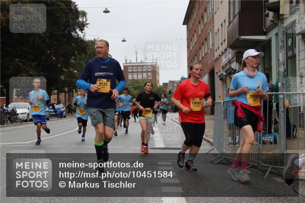 13.09.2026 - Kiel Lauf Markus Tischler http://msf.ph/oto/10451584 13.09.2026 09:45:32 Fleethörn 2835, 8152, 8125, 39, 10685, 12841, 7015 meine-sportfotos.de